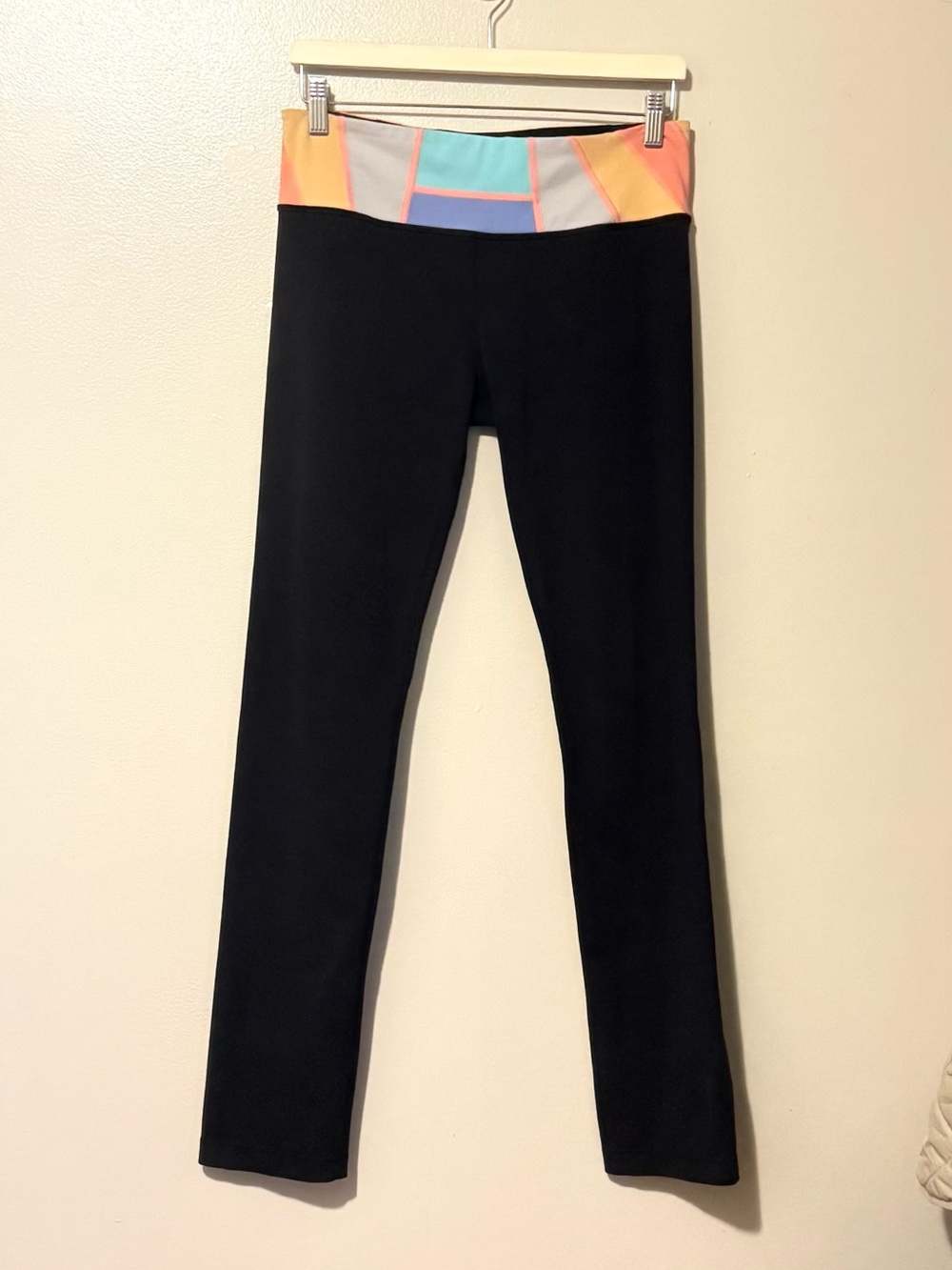 lululemon athletica Black Leggings with Colorblock Waistband - double sided